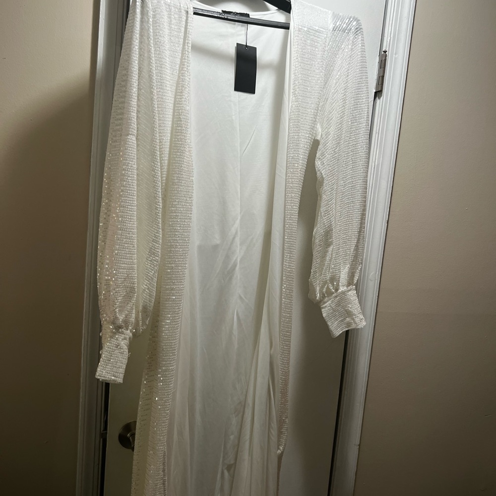 Pantora Bridal Wedding Robe - Picture 3 of 11